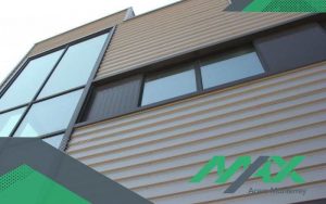 El acabado Pintro se encarga de que la lámina de acero quede más protegida ante los elementos ambientales que suelen envejecer al acero, acelerando su ciclo de oxidación natural